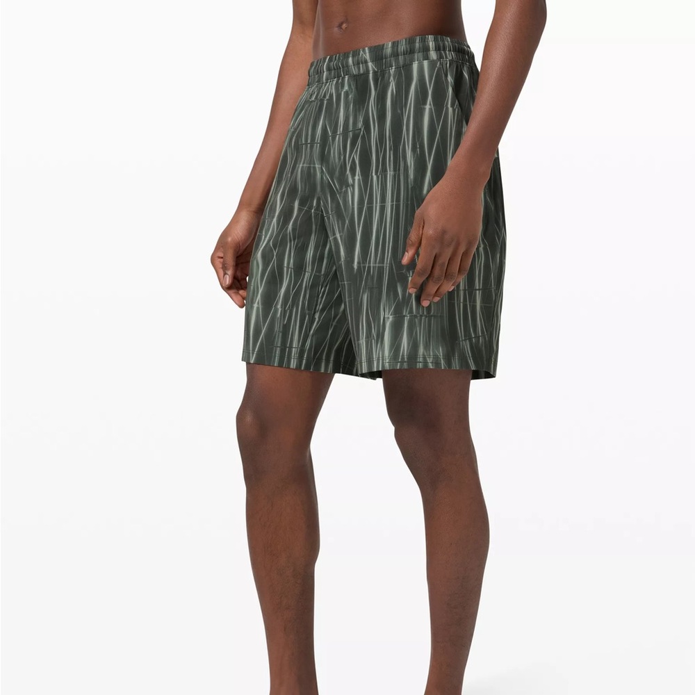 Pace Breaker Short 9" *Liner
Stroboscopic Smoked Spruce Multi